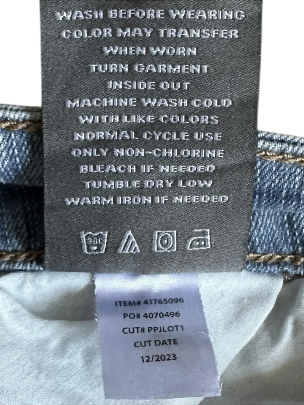 Torrid Size 18 Bermuda Shorts Distressed Light Wash Stretch Denim NWT